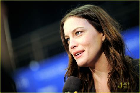 Liv Tyler nahá ve filmu The Ledge 